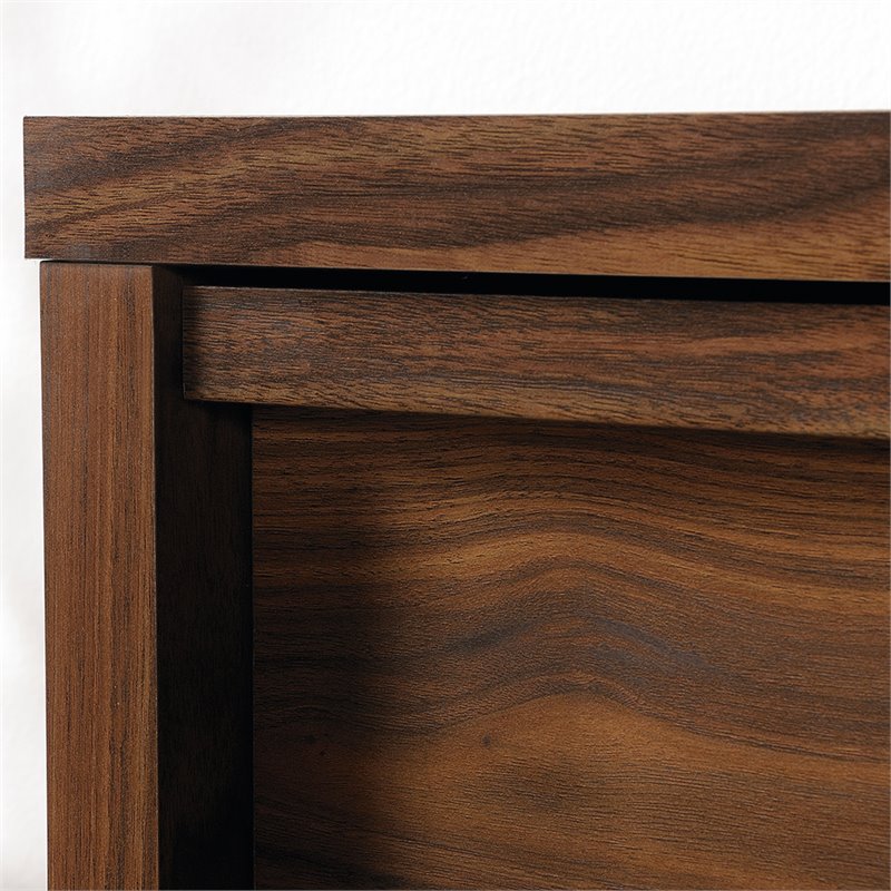 Bowery Hill Traditional Engineered Wood 6-Drawer Bedroom Dresser in Grand Walnut