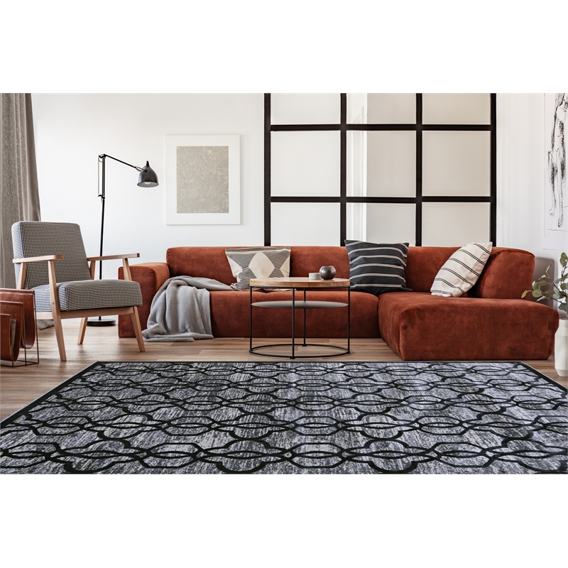 Bowery Hill Iron Gate Polyester 8'x11' Rug in Gray and Black