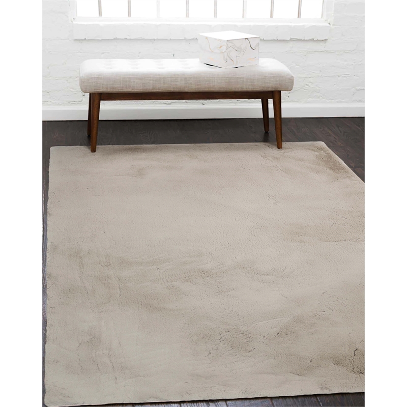 Bowery Hill Faux Rabbit Polyester 5'x7' Area Rug in Pale Gray