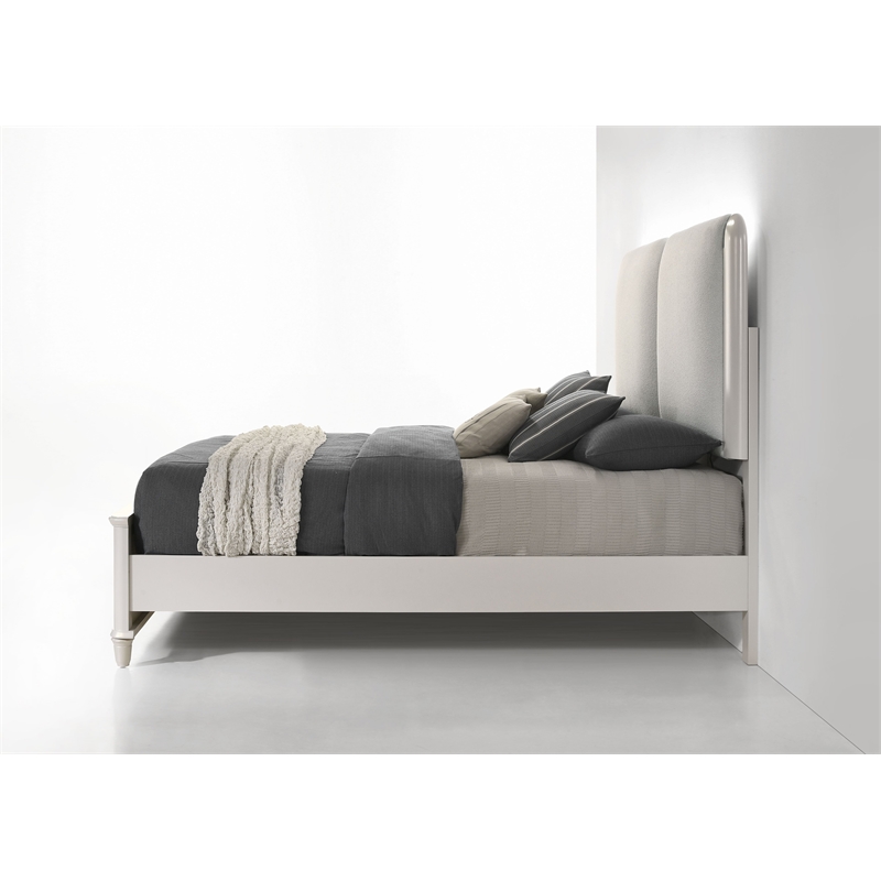Bowery Hill Wood Pearl White Queen Bed Rectangular LED Light 91