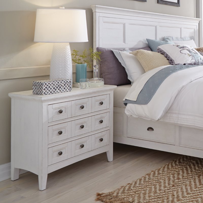 Bowery Hill Relaxed Traditional Soft White 3 Drawer Nightstand