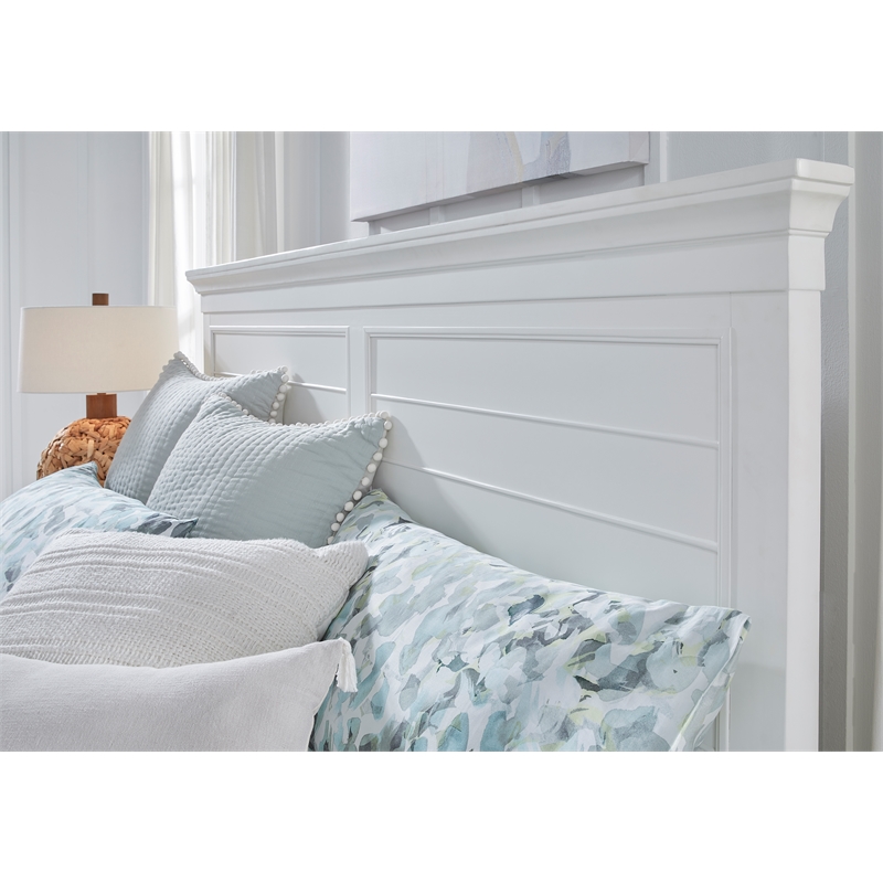 Bowery Hill Traditional Wood White Dove Queen White Panel Bed
