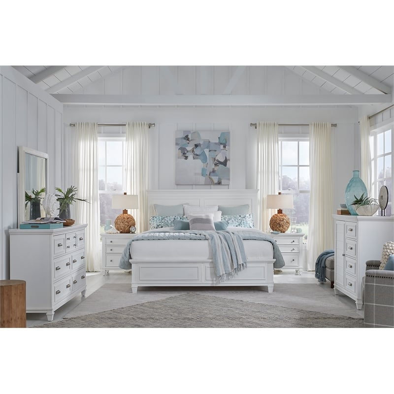Bowery Hill Traditional Wood White Dove Queen White Panel Bed