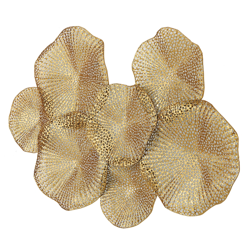 Bowery Hill Contemporary Iron Metal Wall Art in Antique Gold