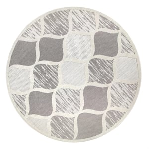 Bowery Hill Quatrefoil Indoor Outdoor Round Area Rug 5'3&quot in Gray/Ivory