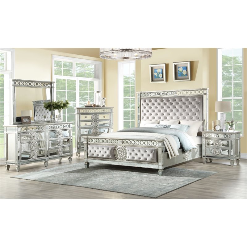 Bowery Hill Rectangular Wooden Wall Mirror in Mirrored Finish