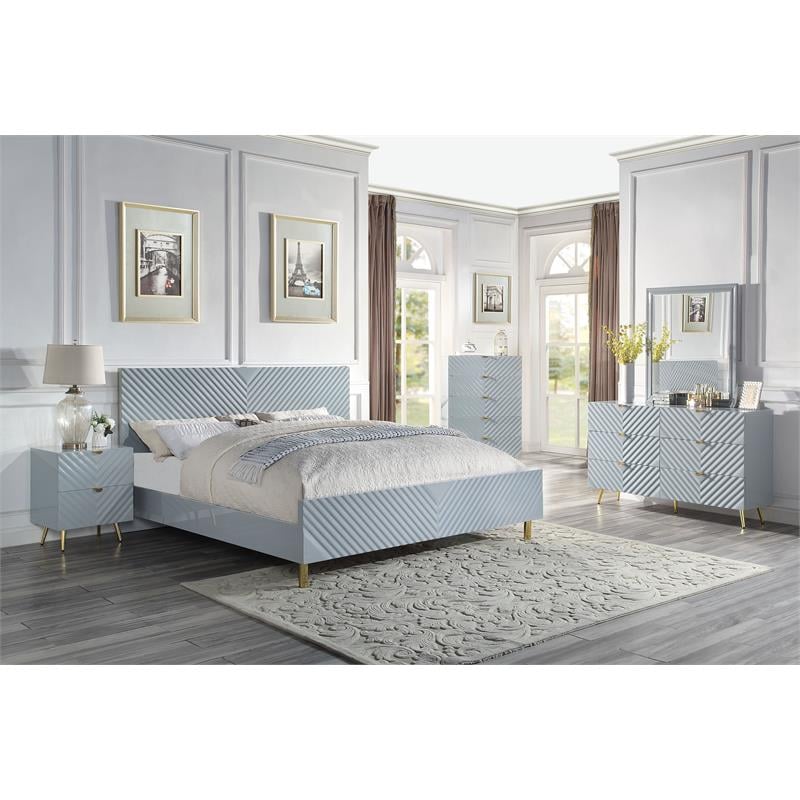 Bowery Hill Queen Bed in Gray High Gloss Finish with Metal Legs
