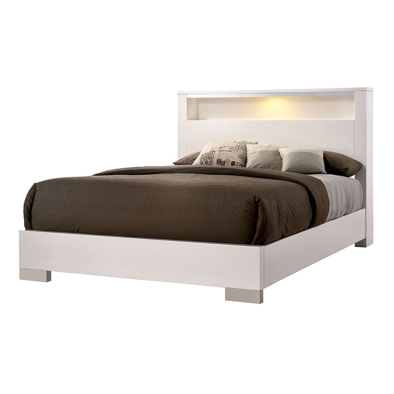 Bowery Hill 4 Pc King Bedroom Set with LED Headboard in Wood Chrome Stripes