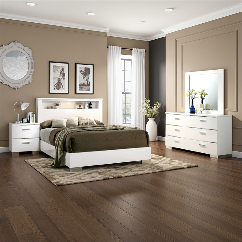 Bowery Hill 4 Pc King Bedroom Set with LED Headboard in Wood Chrome Stripes