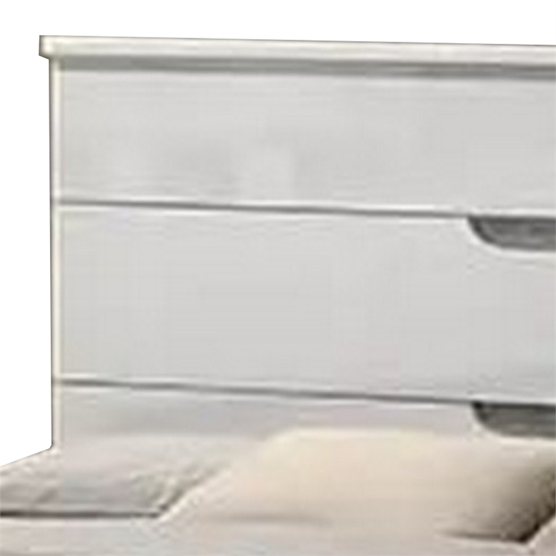 Bowery Hill Queen Bed LED Crystal Accents Modern Design in Glossy White