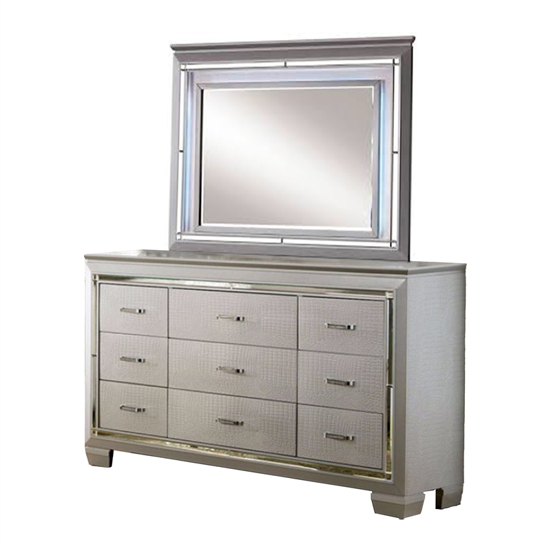Bowery Hill 4 Piece California King Bedroom Set LED Mirror Trim in Silver