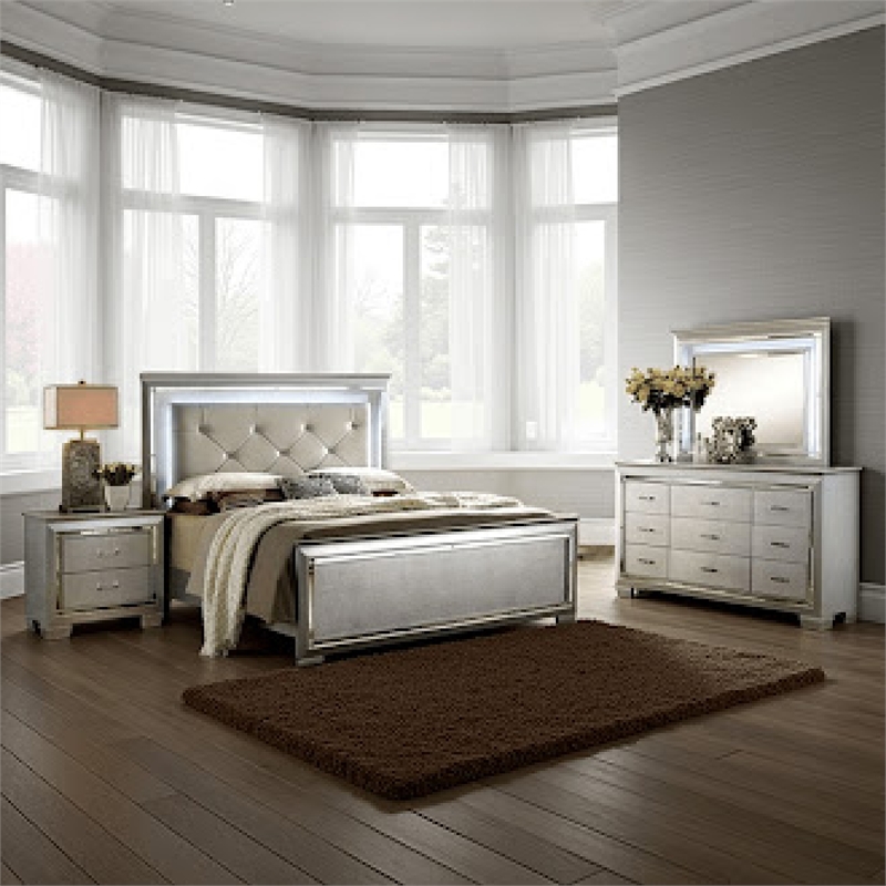 Bowery Hill 4 Piece California King Bedroom Set LED Mirror Trim in Silver