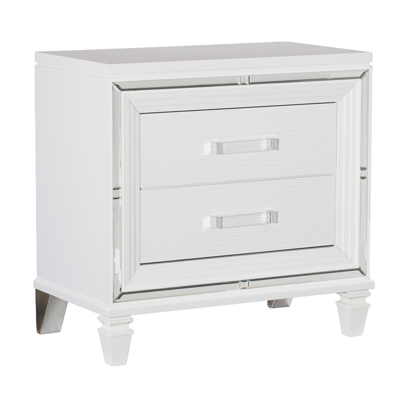 Bowery Hill 4 Piece Queen Storage Bedroom Set LED Accents in White Metallic