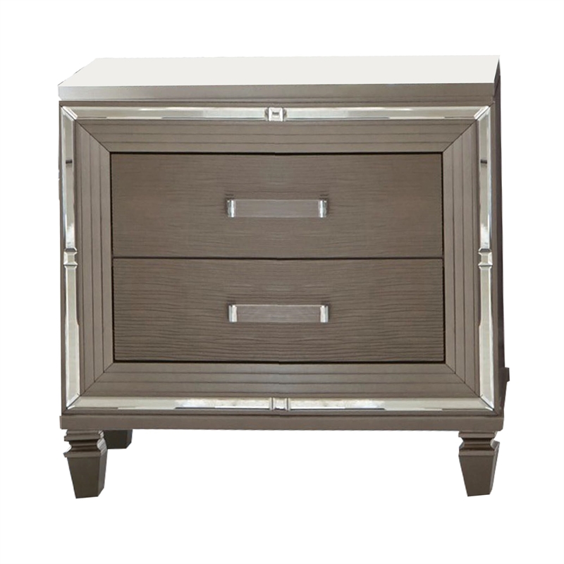 Bowery Hill 4 Piece Queen Bedroom LED Headboard Mirrored Trim in Silver