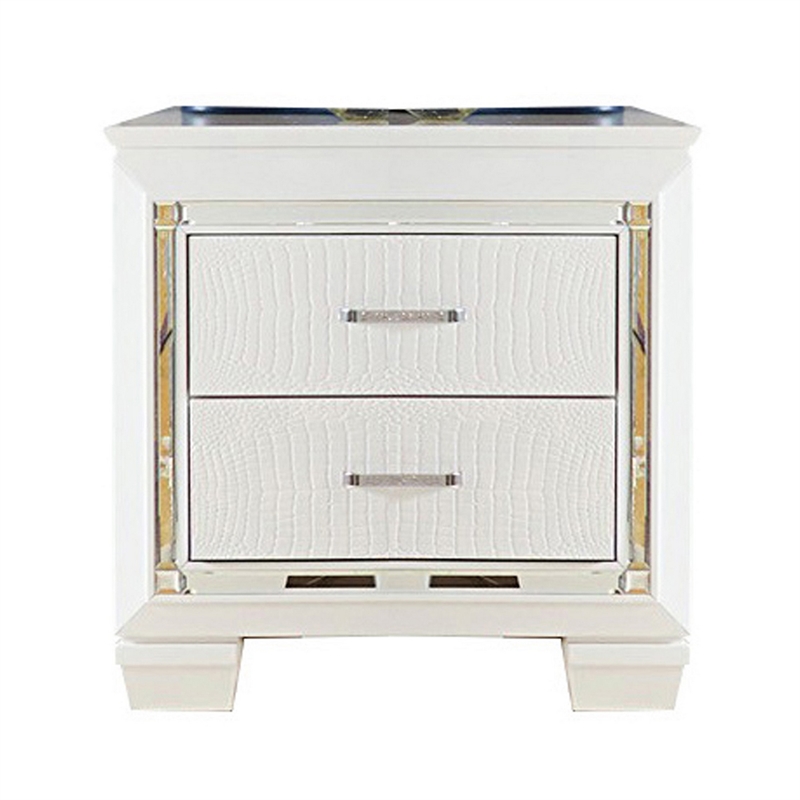 Bowery Hill 4 Piece California King Bedroom Tufting Mirror Trim in White