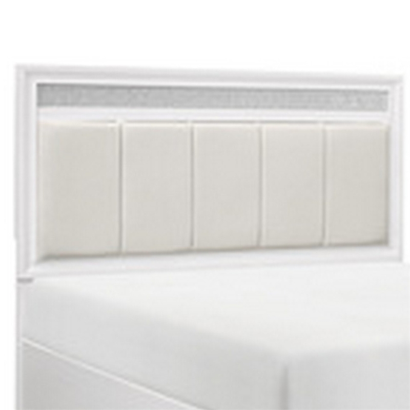 Bowery Hill Queen Bed with Tufted Headboard and 2 Drawer Footboard in White