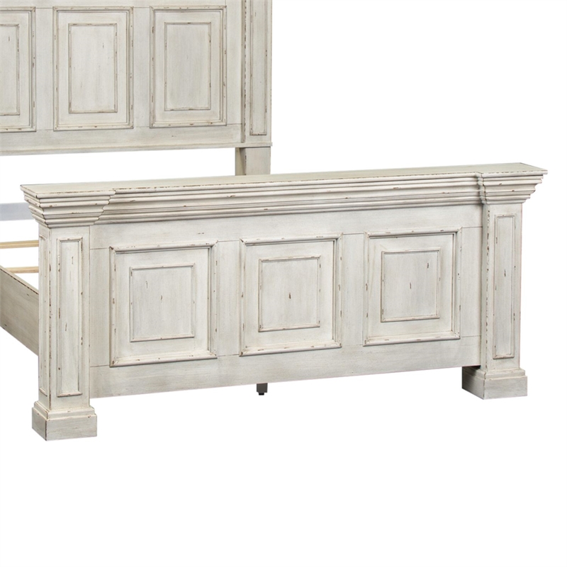 Bowery Hill Queen Panel Bed with Crown Molding and Block Feet in Whitestone