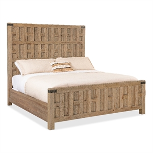 Bowery Hill California King Fretwork Panel Bed in Light Pecky Hickory