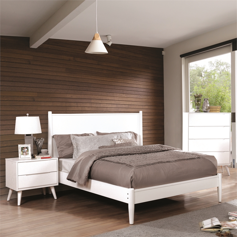 Bowery Hill 3-Piece Wood Bedroom Set - Cal King + Nightstand + Chest in White