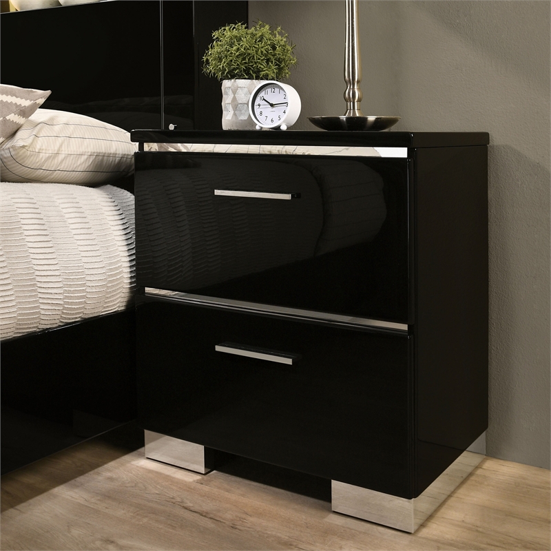 Bowery Hill 5-Piece Wood Bedroom Set with King Bed in Black