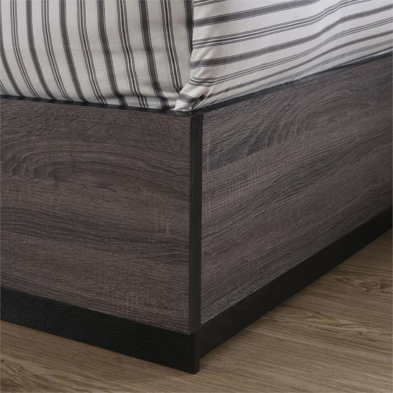 Bowery Hill 3-Piece Wood Panel Bedroom Set in Gray - Queen + 2 Nightstands