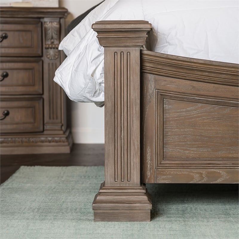 Bowery Hill Traditional Queen Bed in Weathered Oak with Reeded Posts
