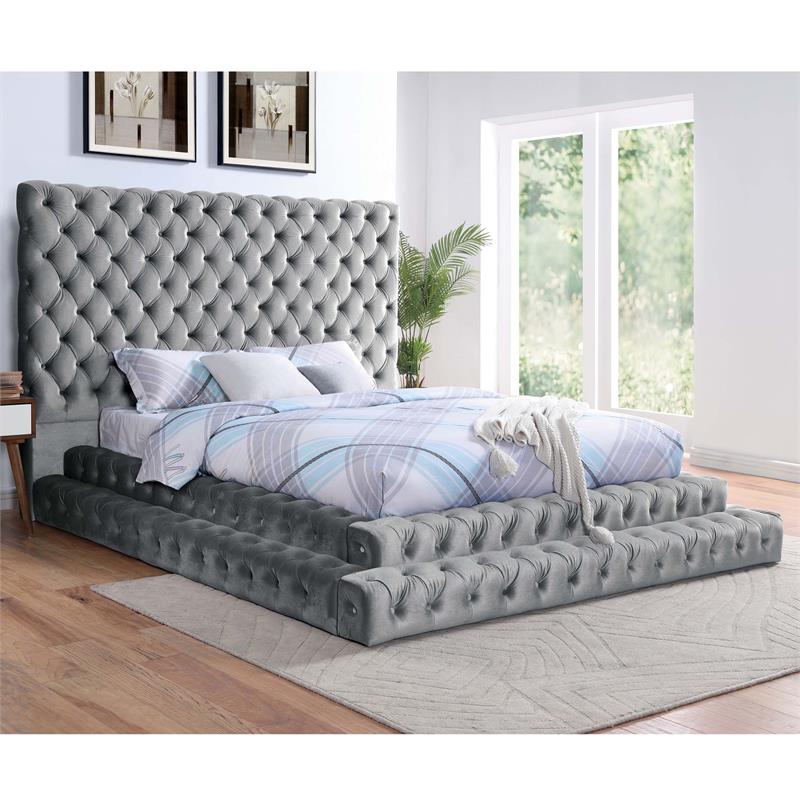 Bowery Hill Glam Fabric Tufted Platform King Bed in Gray Upholstery