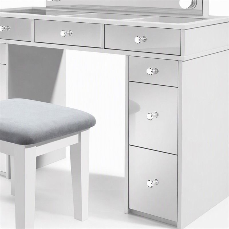 Bowery Hill Solid Wood 3-Piece Vanity Set with USB in White Finish