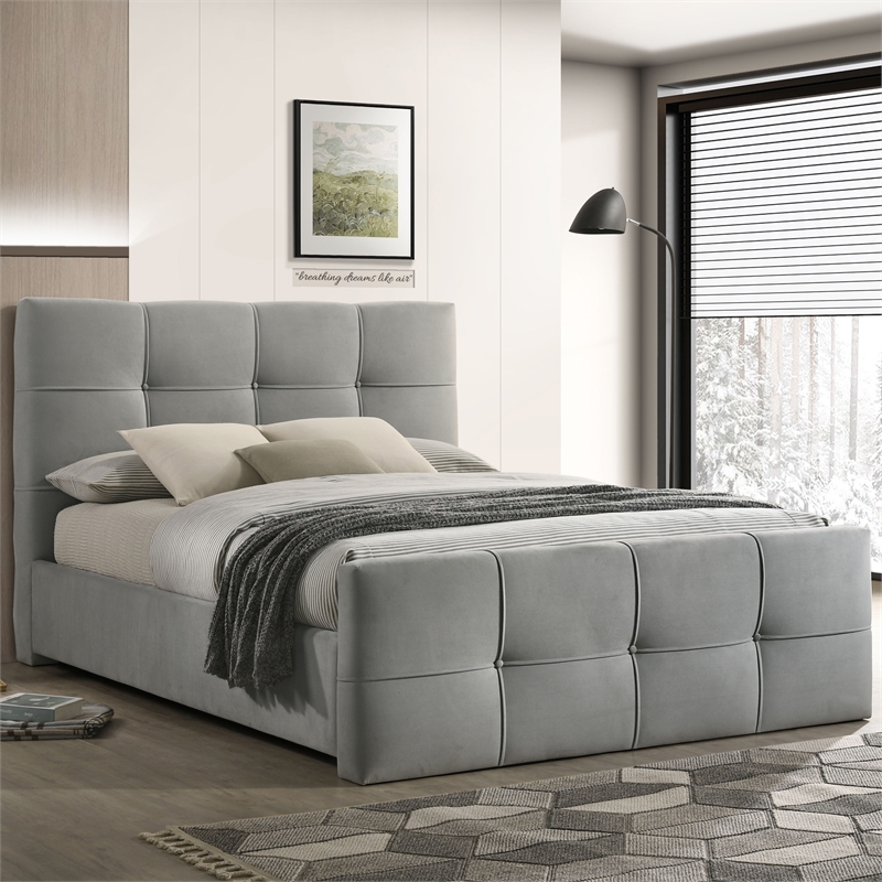 Bowery Hill King Upholstered Tufted Fabric Bed in Light Gray