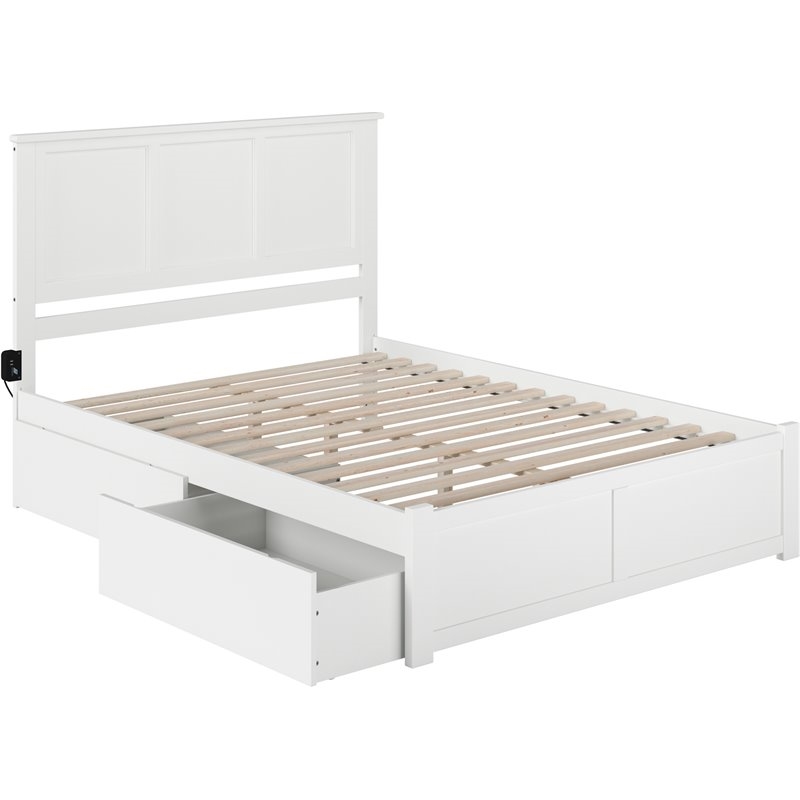 Pemberly Row Queen Wood Platform Bed with Footboard and Storage Drawers in White