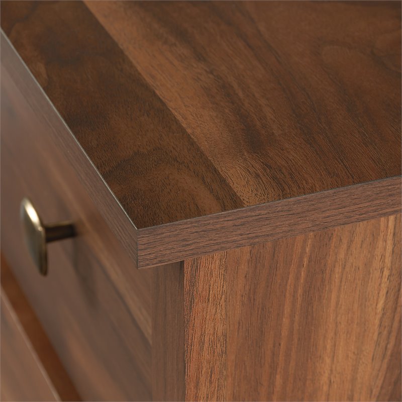 Pemberly Row 4 Drawers Transitional Engineered Wood Chest in Walnut