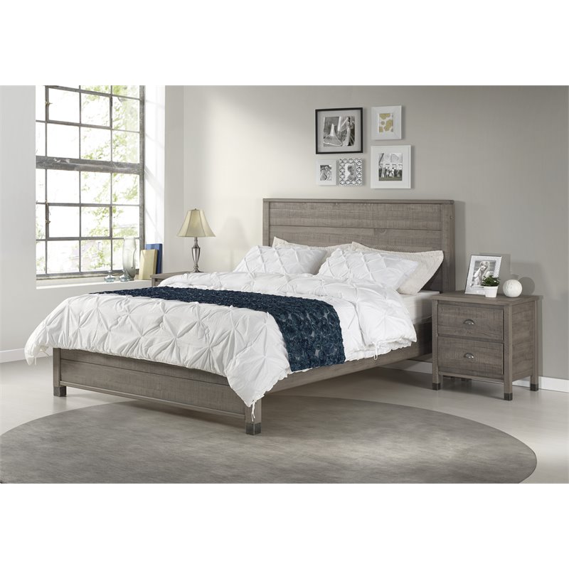 Pemberly Row Solid Wood Queen Platform Bed in Driftwood Gray