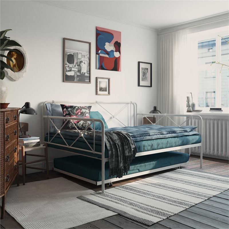 Pemberly Row Metal Farmhouse Daybed with Trundle Full in White