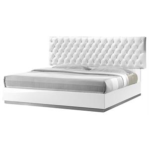 Pemberly Row Tufted Crystals Queen Platform Bed in White/Silver Base