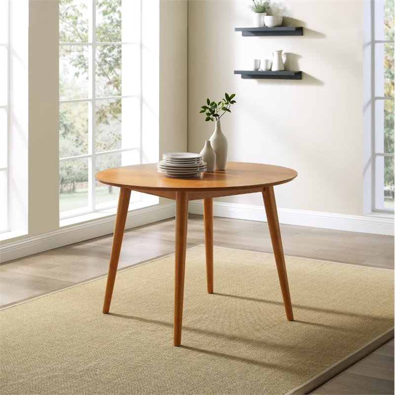 Pemberly Row Modern Wood Round Dining Table in Acorn Natural