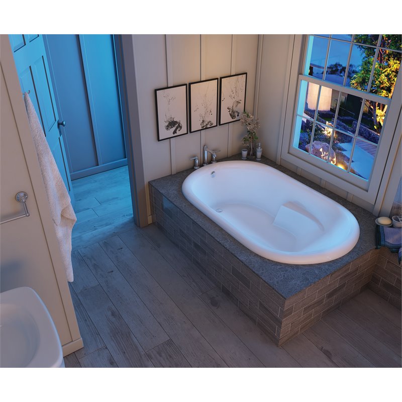 Pemberly Row Modern Oval Soaking Bathtub 72