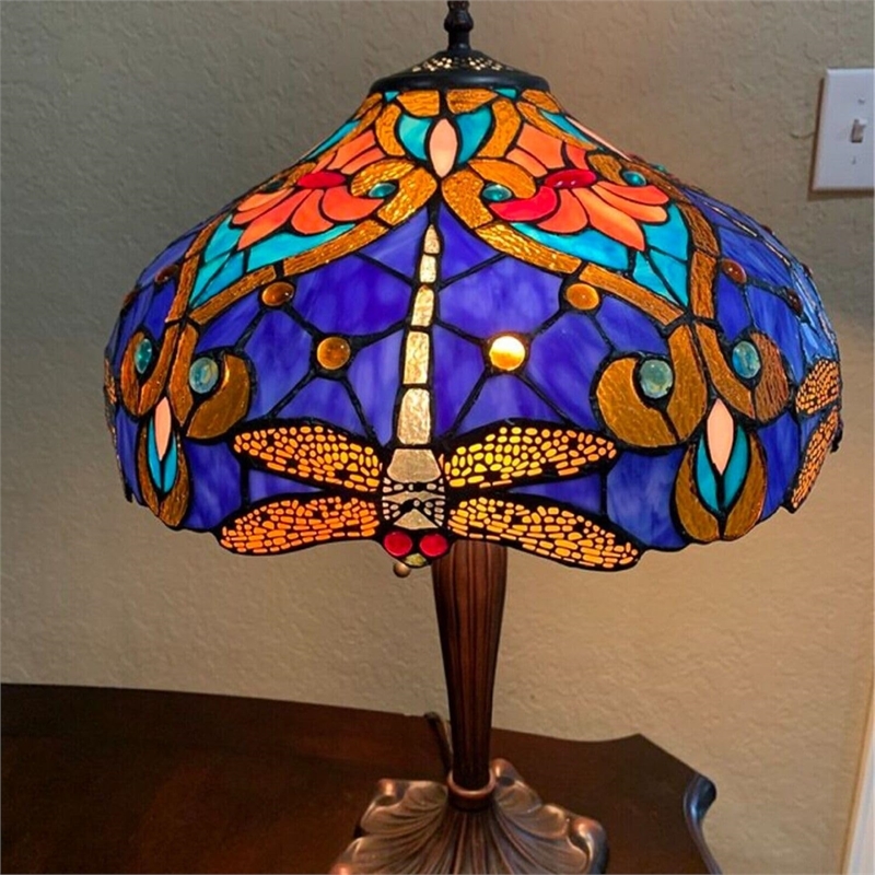Pemberly Row Tiffany-style 2 Light Dragonfly Table Lamp 17
