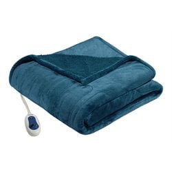 Pillows & Throws