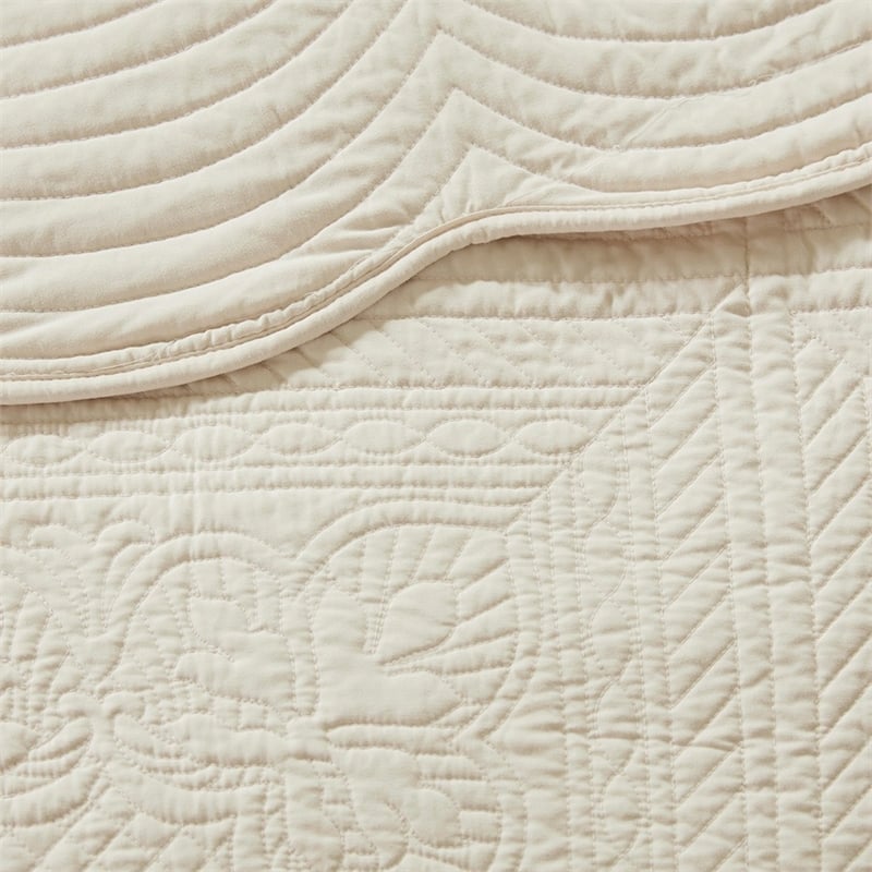 Pemberly Row 3-Piece Reversible Scalloped Edge Quilt Set in Cream