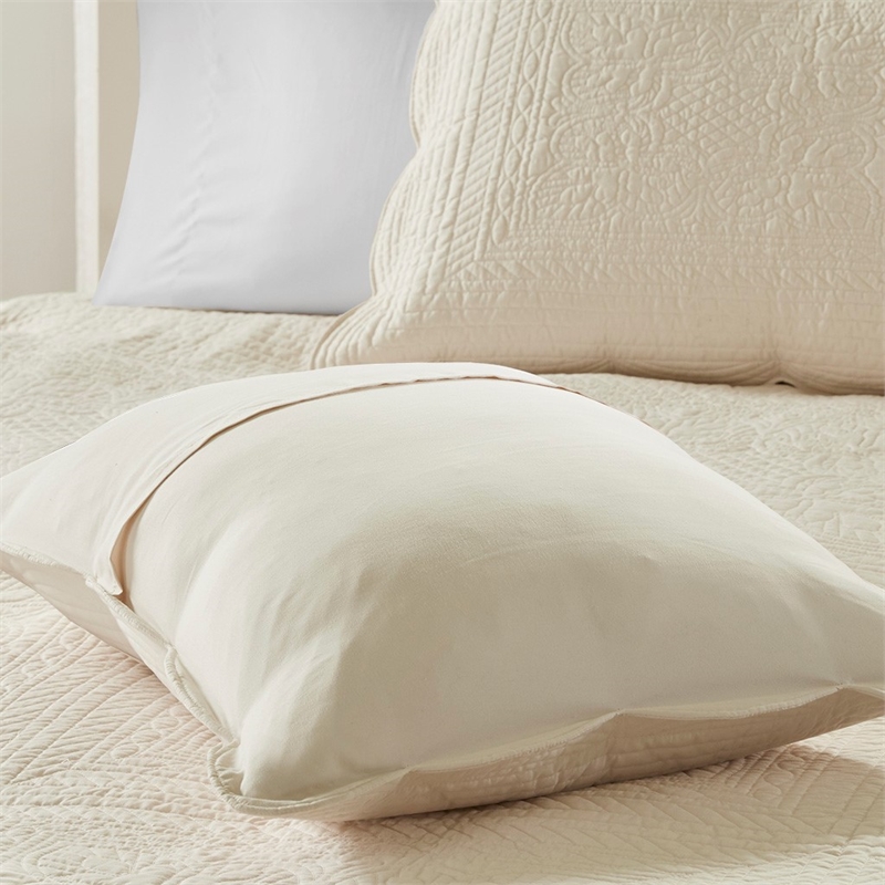 Pemberly Row 3-Piece Reversible Scalloped Edge Quilt Set in Cream