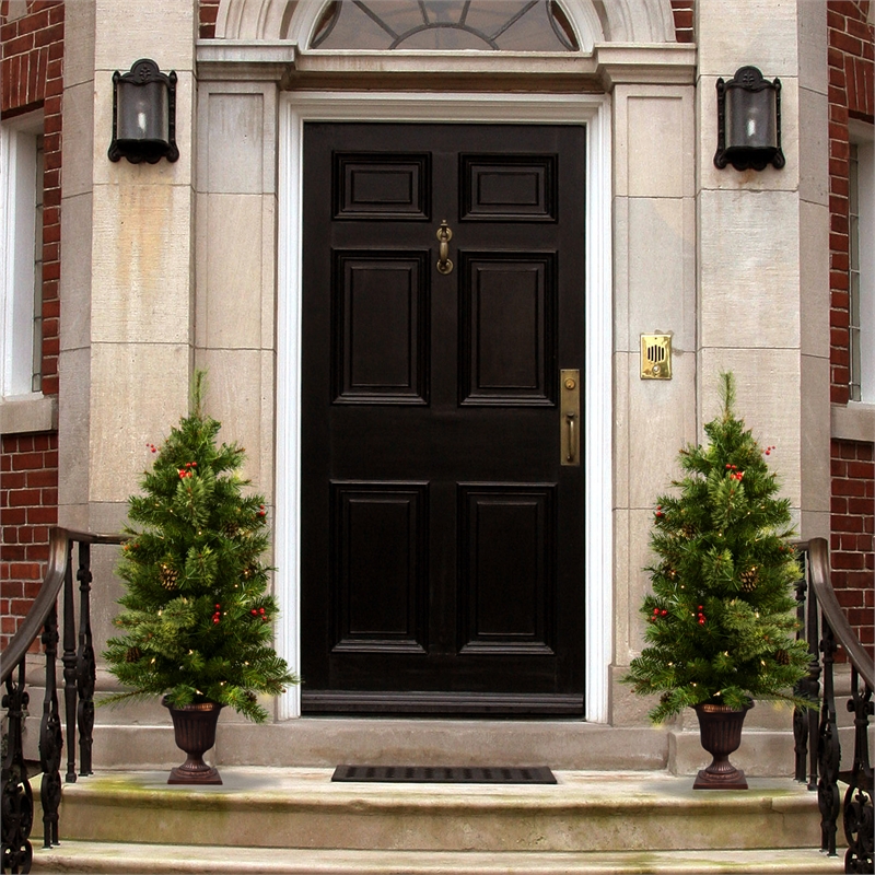 Pemberly Row Contemporary 3.5 ft. Pre-decorated Green Tree with Vase