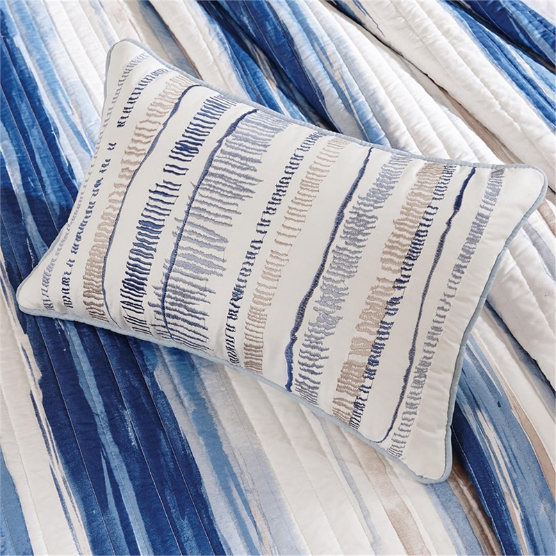 Pemberly Row 6 Piece Printed Quilt Set with Throw Pillows in Blue