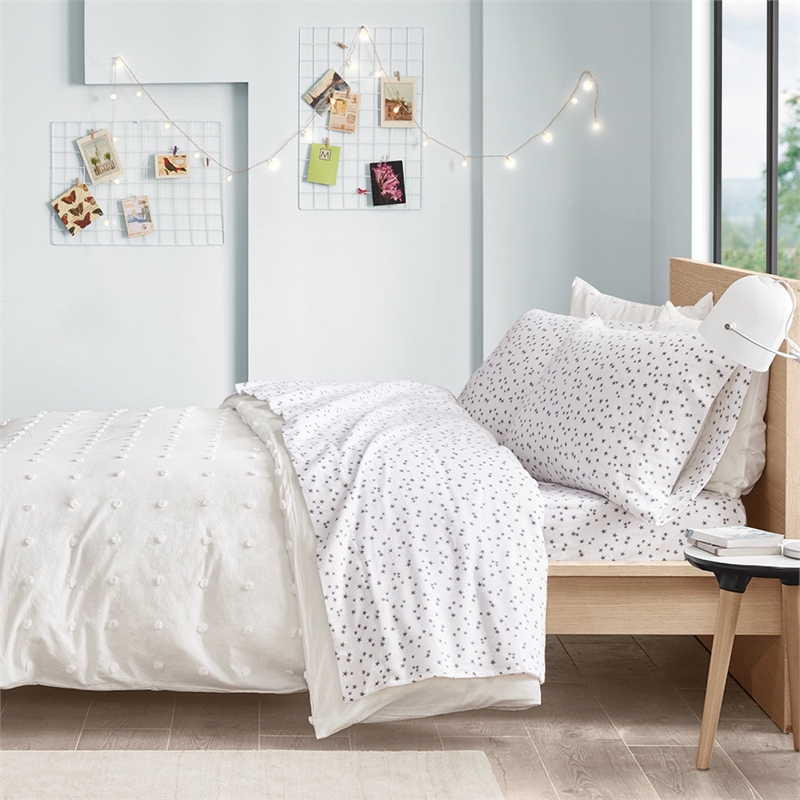 Pemberly Row Modern Cotton Flannel Printed Sheet Set in Gray/White