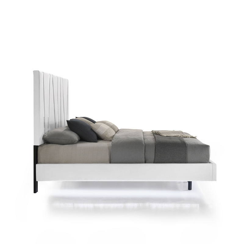 Pemberly Row Contemporary Wood Queen Panel Bed in White Finish