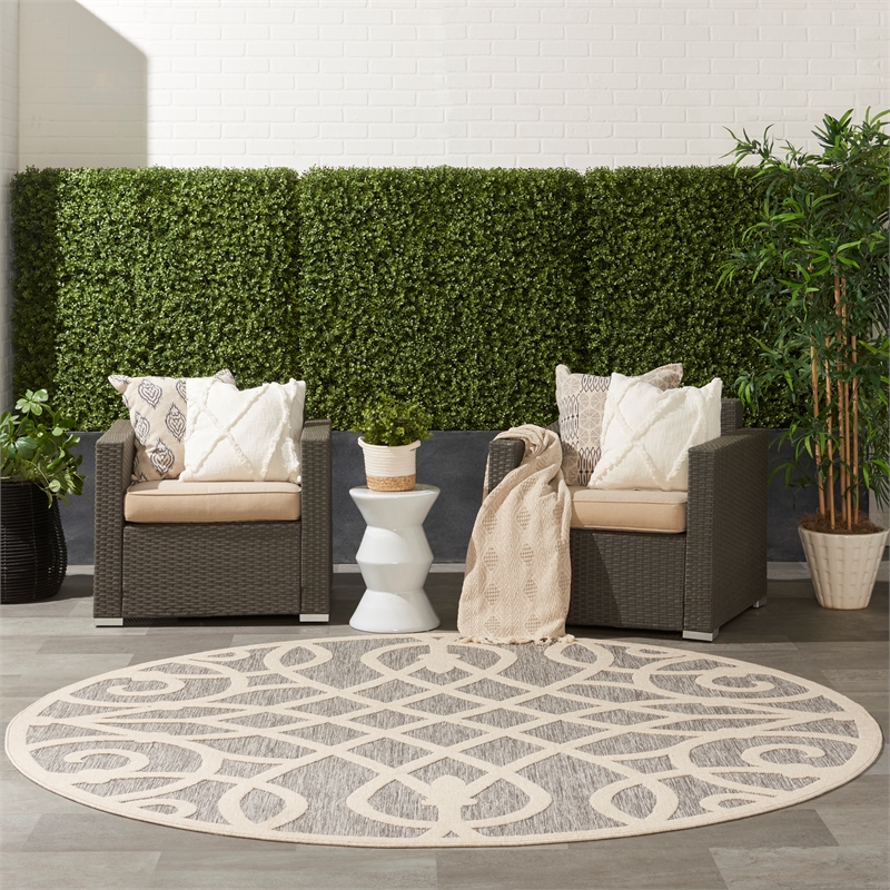 Pemberly Row Round Contemporary Polypropylene Area Rug in Gray