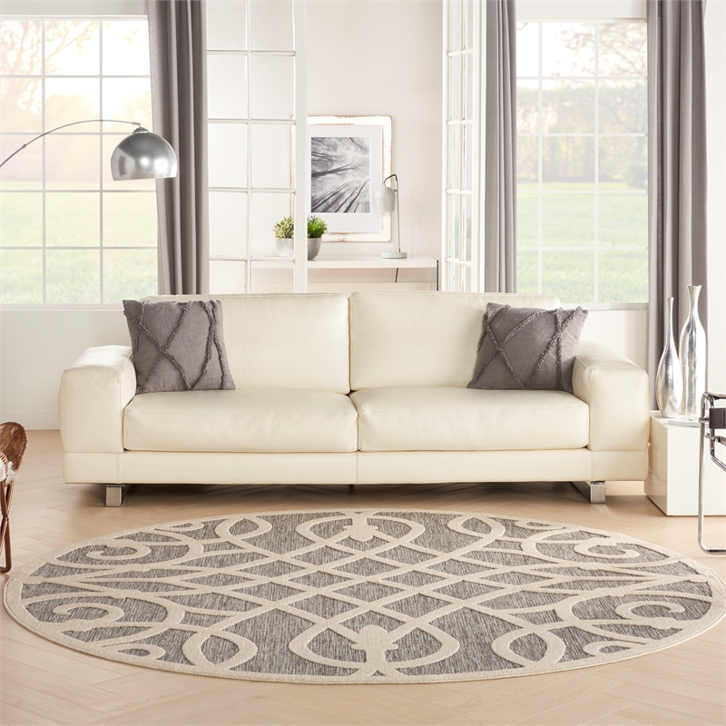 Pemberly Row Round Contemporary Polypropylene Area Rug in Gray