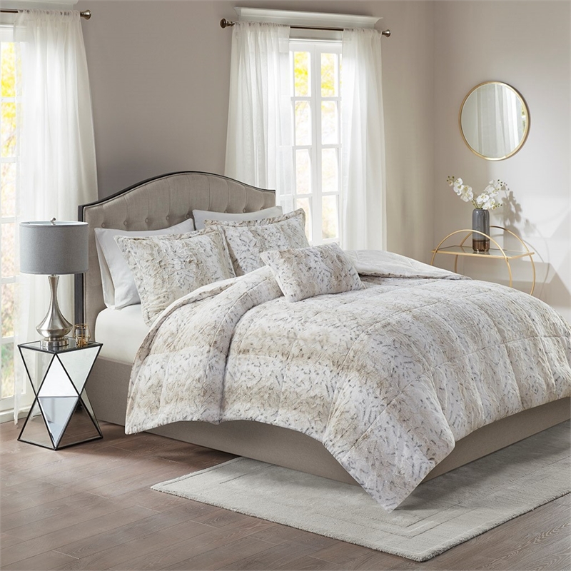 Pemberly Row 4PC Faux Fur Comforter Set in Snow Leopard King
