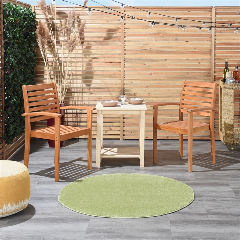 Pemberly Row 4' x Round Green Fabric Outdoor Area Rug (4' Round)