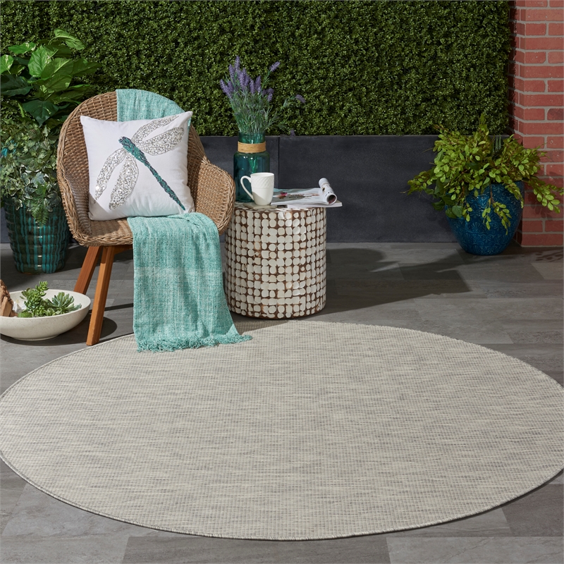 Pemberly Row 6' x Round Light Gray Fabric Modern Area Rug (6' Round)