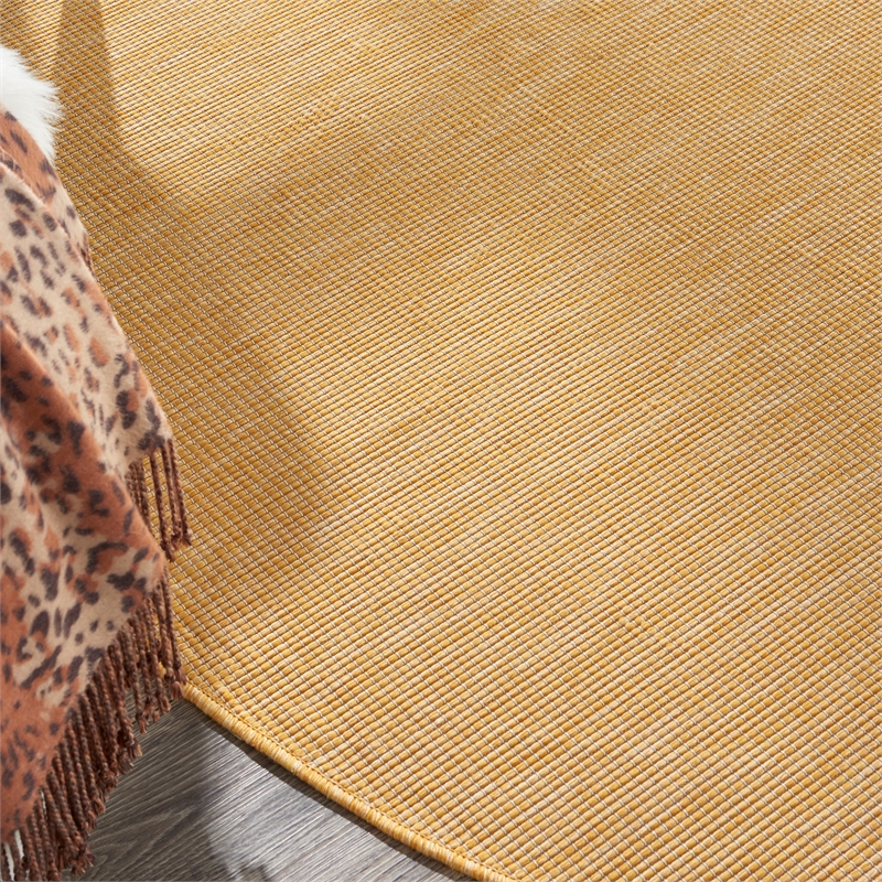 Pemberly Row 6' x Round Yellow Fabric Modern Area Rug (6' Round)